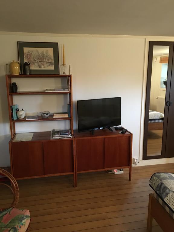Rum I Villa - Kaerleksudden Norrtaelje Buitenkant foto