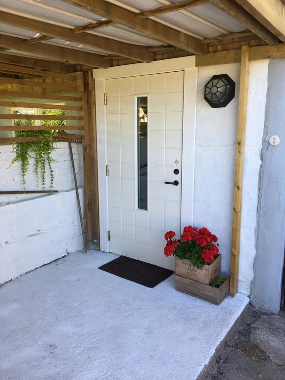 Rum I Villa - Kaerleksudden Norrtaelje Buitenkant foto