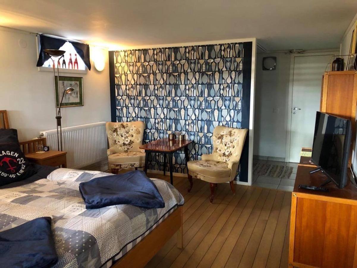 Rum I Villa - Kaerleksudden Norrtaelje Buitenkant foto